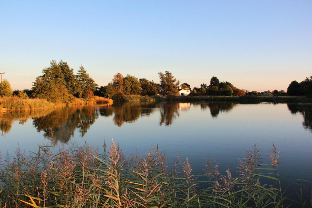 Fields End Lodges Doddington  Zewnętrze zdjęcie